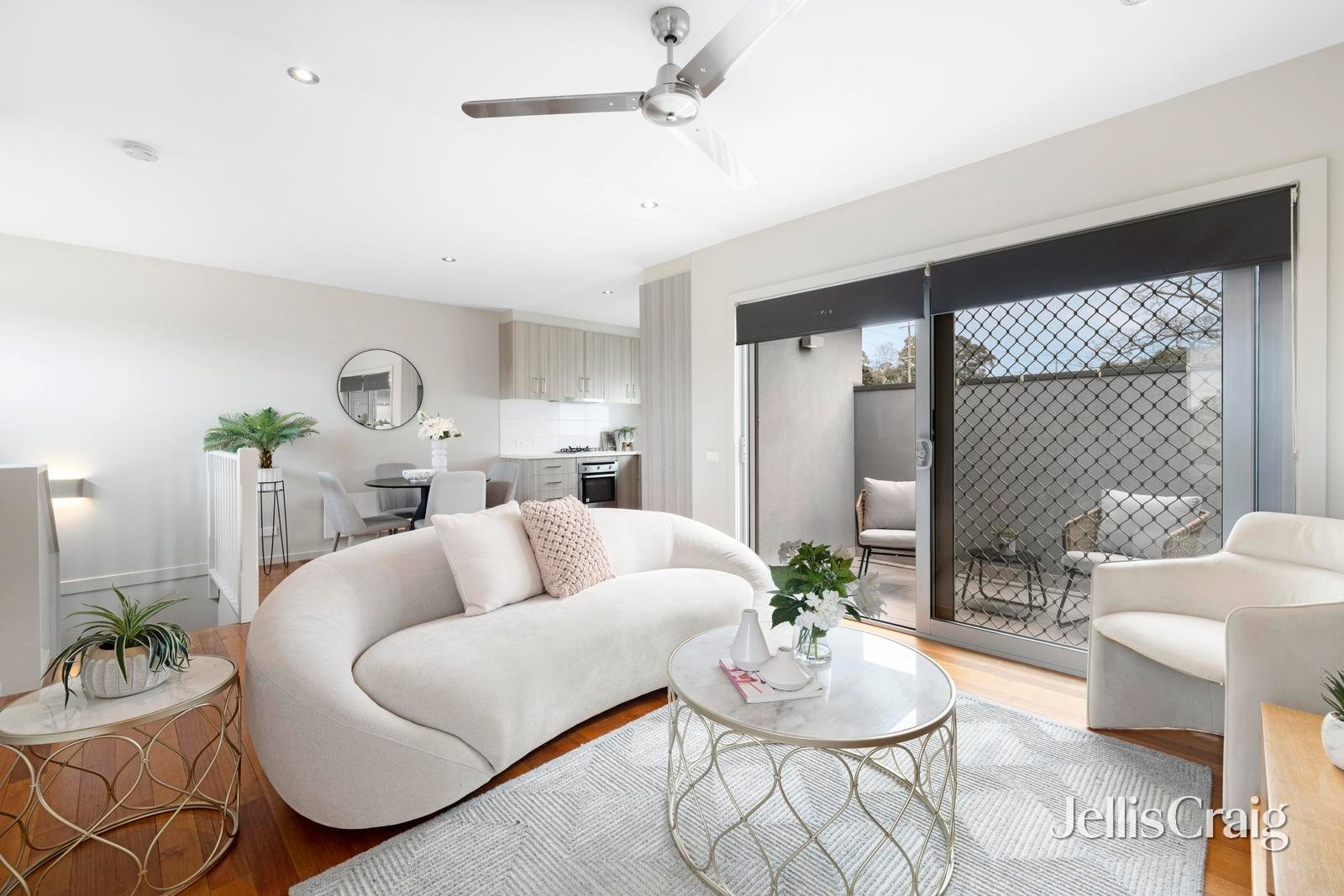 3/57 Heatherdale Road, Ringwood image 2