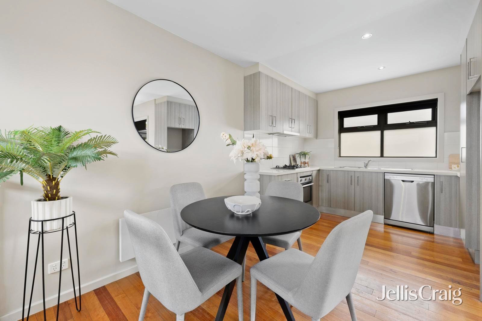 3/57 Heatherdale Road, Ringwood image 4