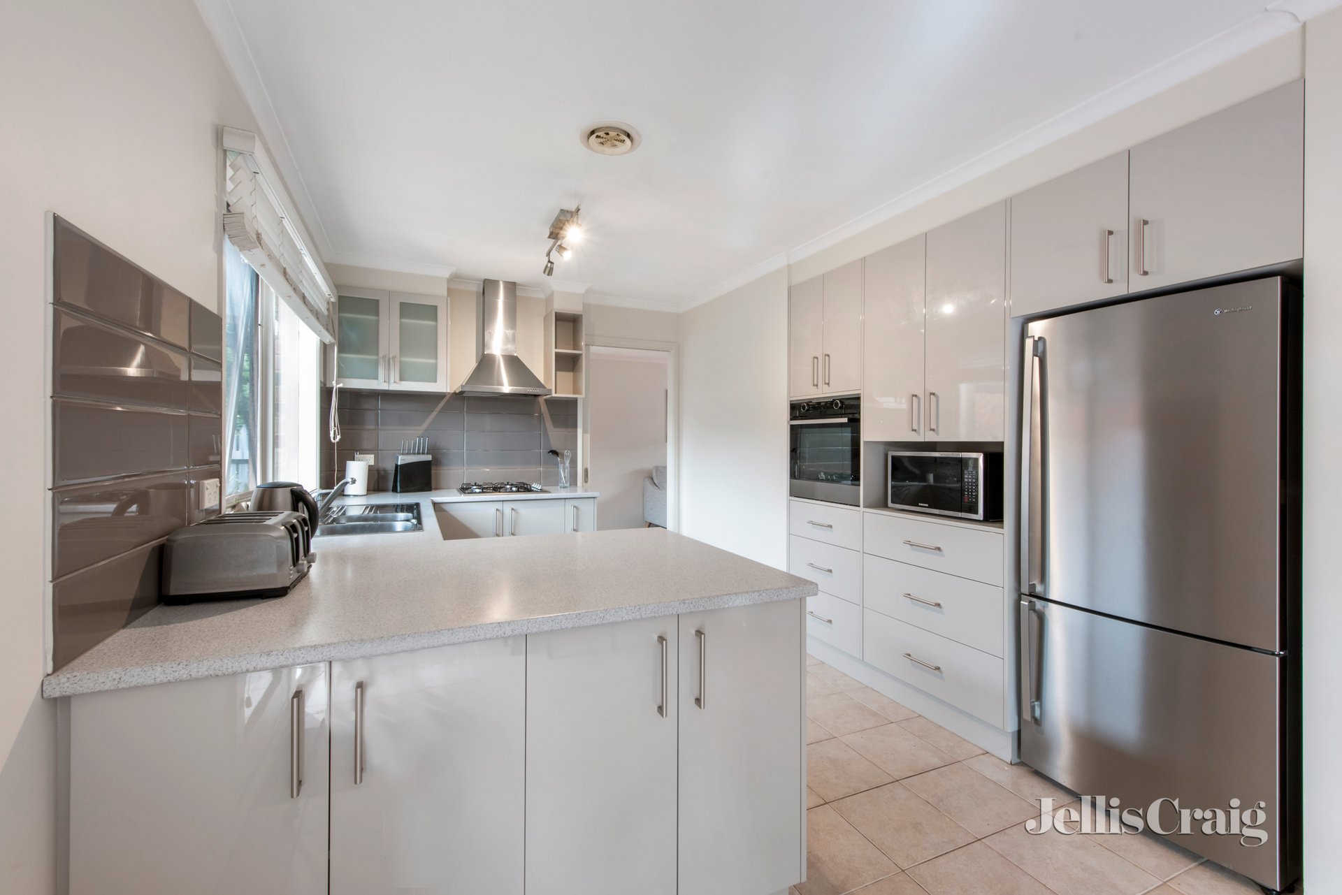 358 Findon Road, Epping image 2