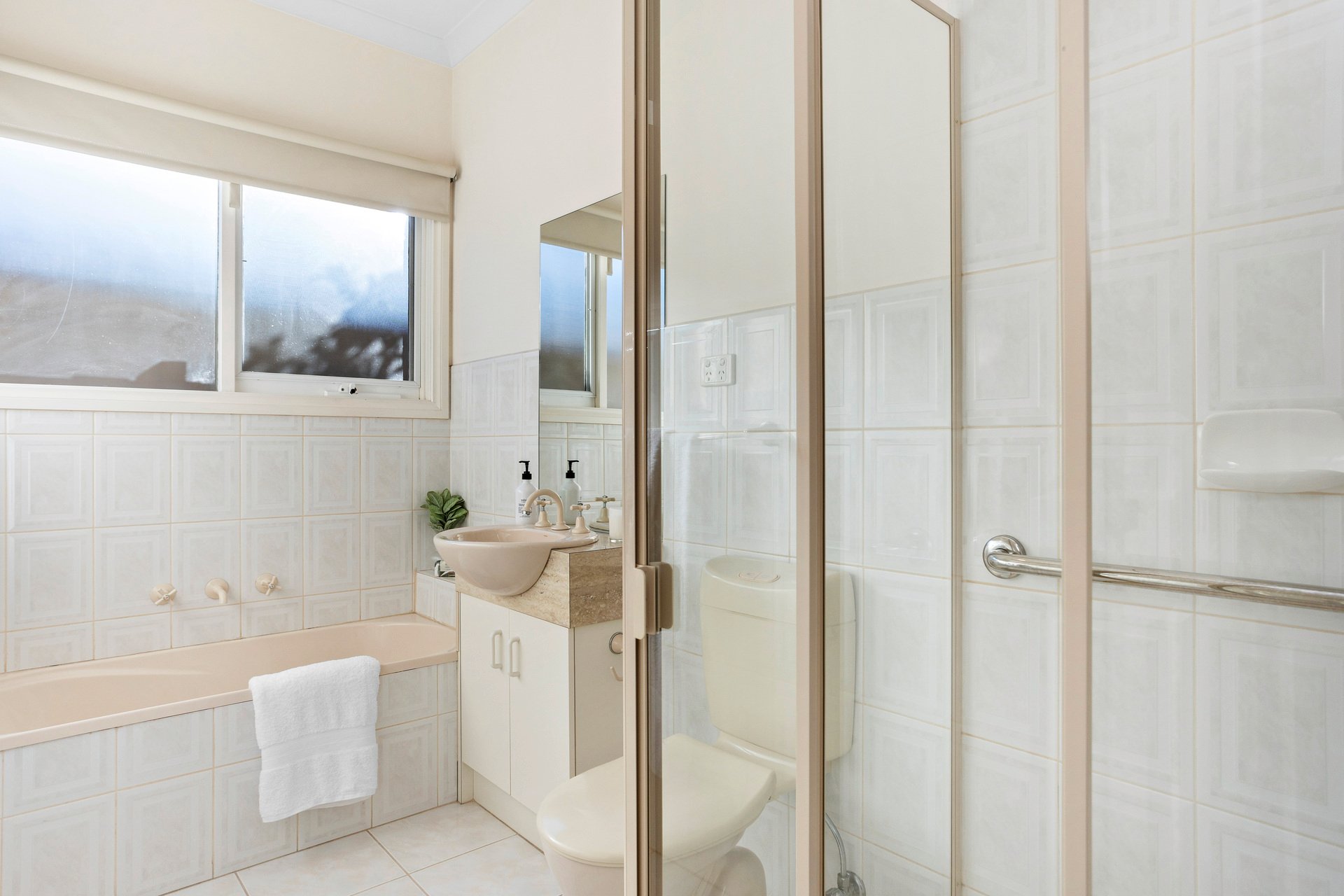 Property Gallery Thumbnail 9