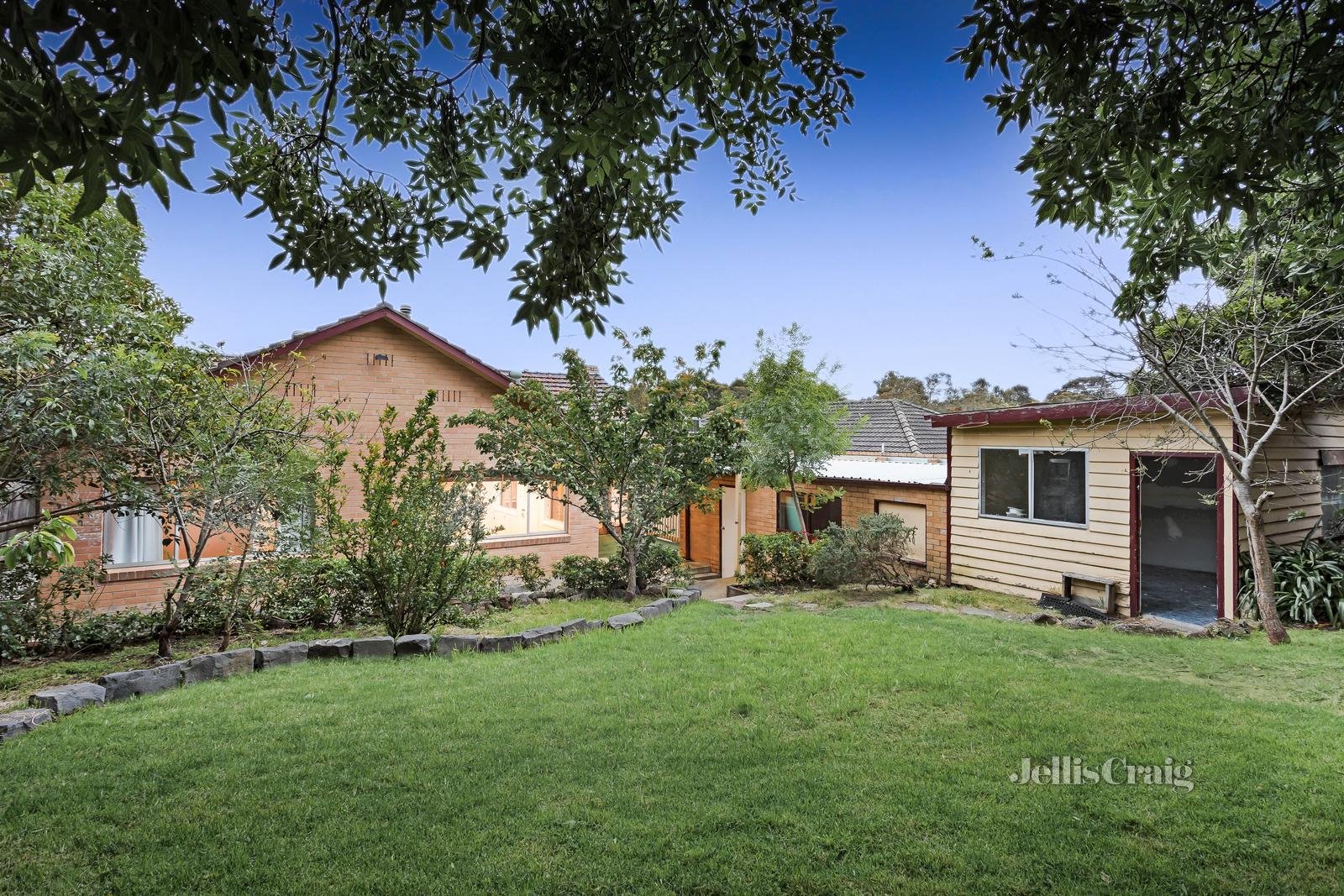 36 Alice Street, Mount Waverley image 9