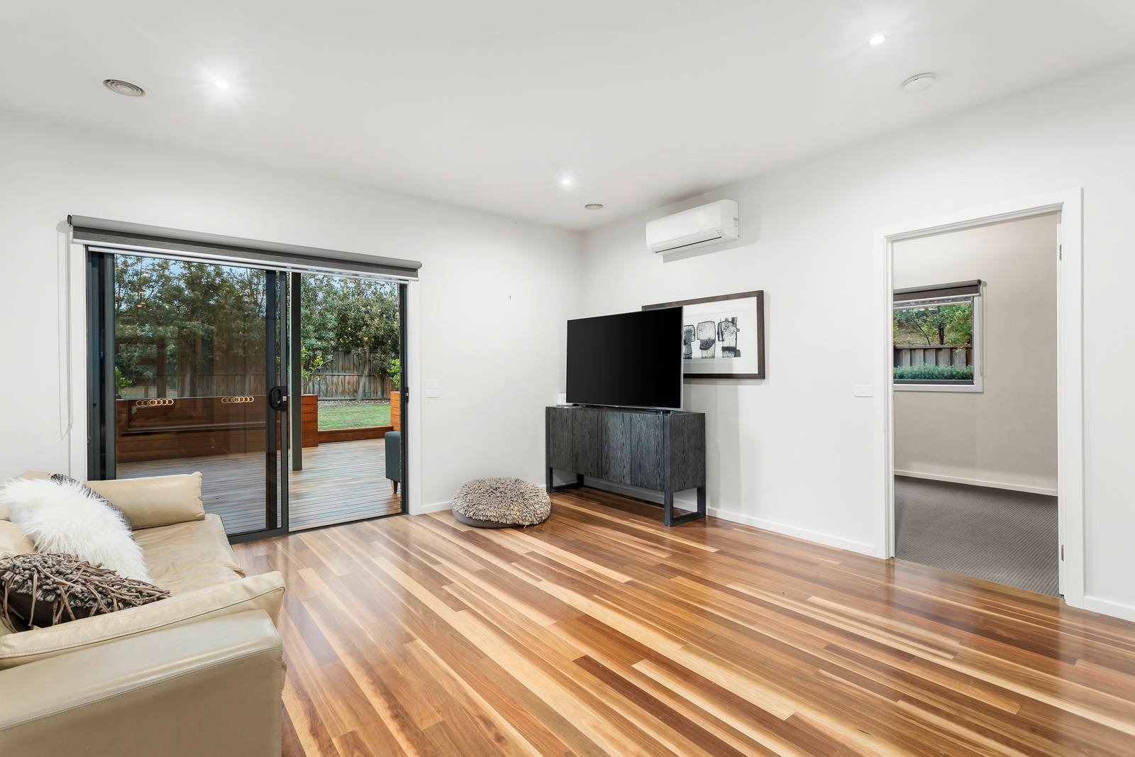Property Gallery Thumbnail 9