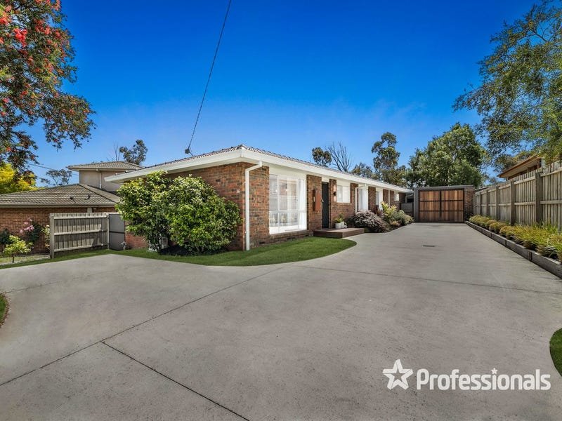 36 Barker Drive, Mooroolbark image 2