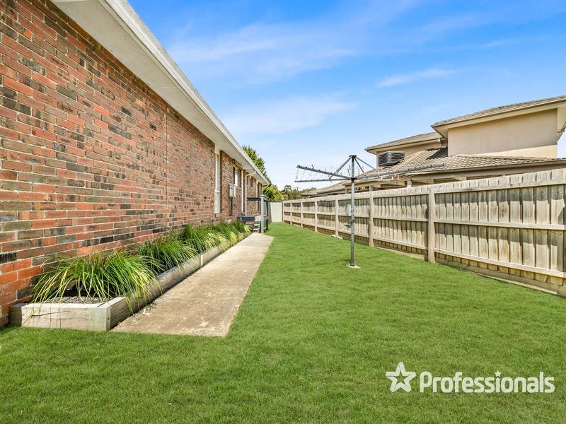 36 Barker Drive, Mooroolbark image 18