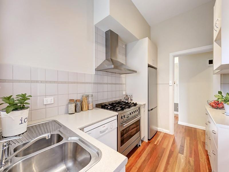 3/6 Barkers Road, Hawthorn image 3