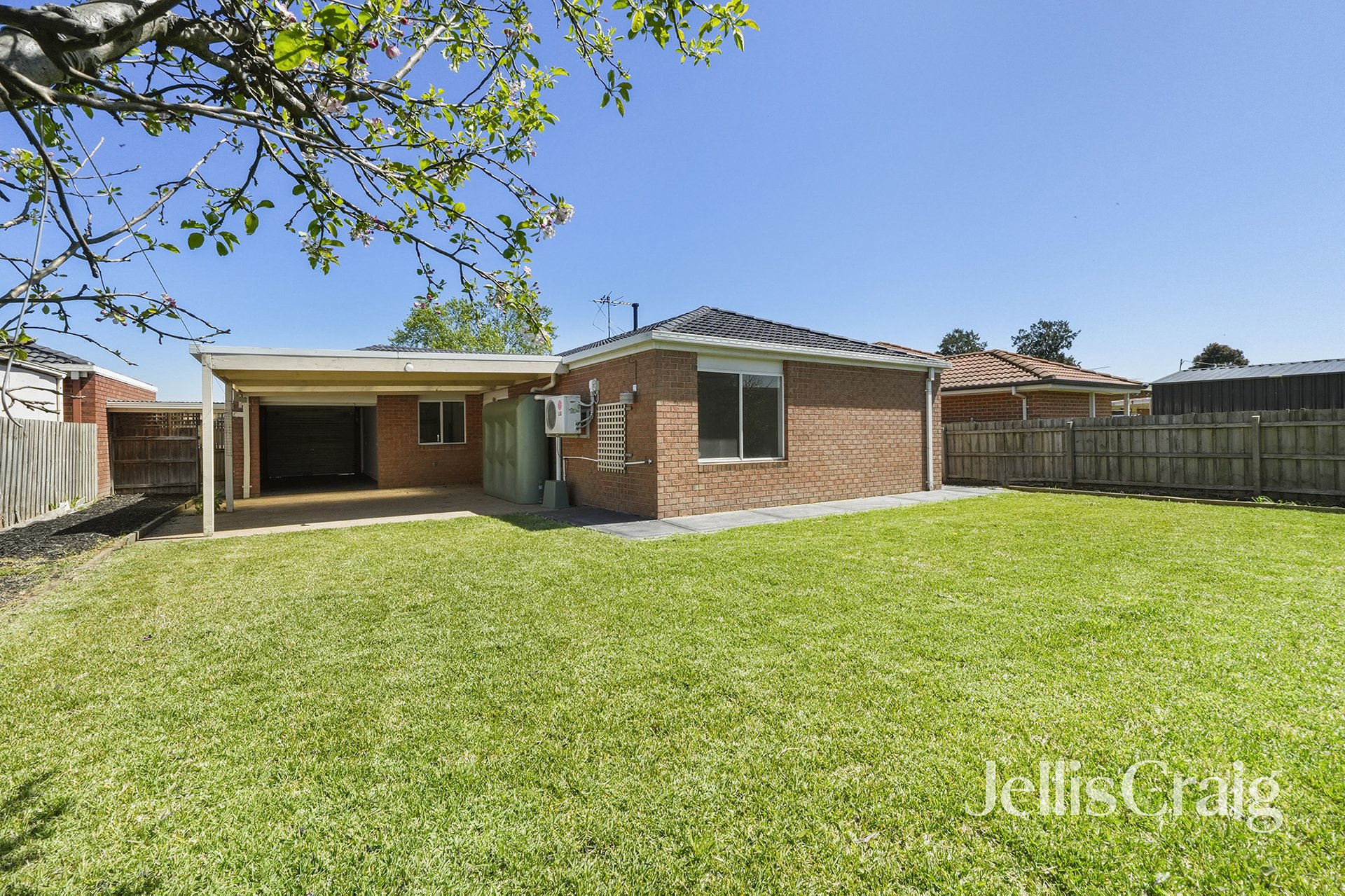 36 Bellarine Drive, Cranbourne image 10