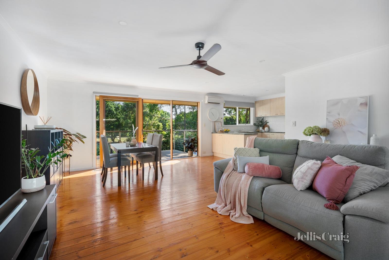 36 Boardman Close, Box Hill South image 2