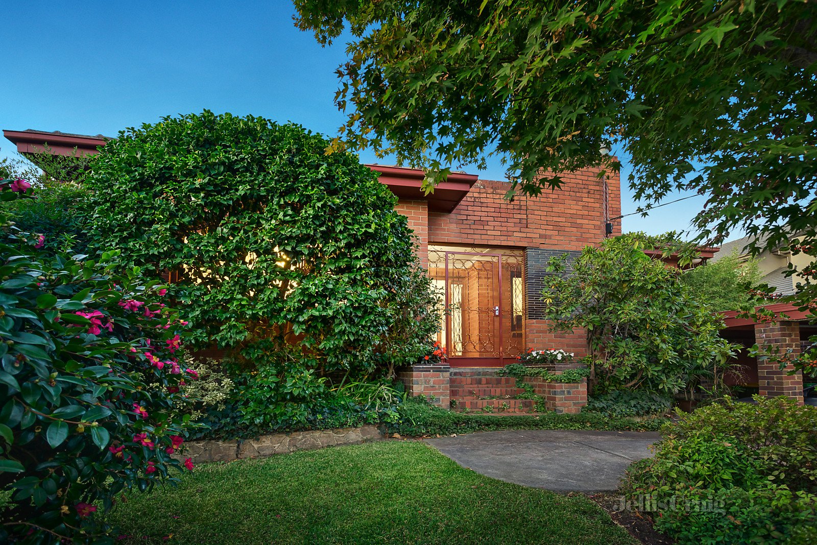 36 Charteris Drive, Ivanhoe East image 1