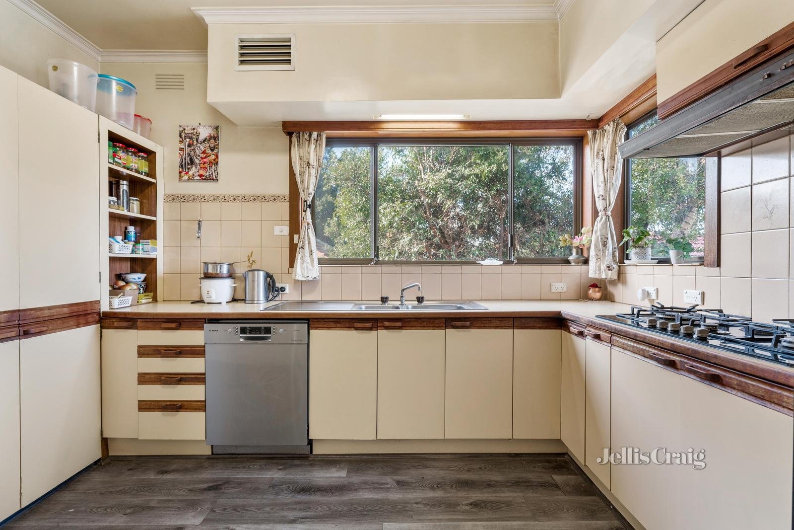 36 Dickson Street, Mount Waverley image 2