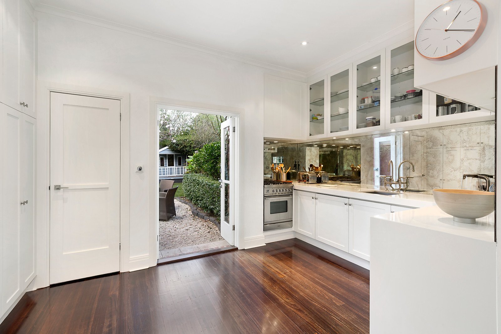 36 Ellerslie Place, Toorak image 6