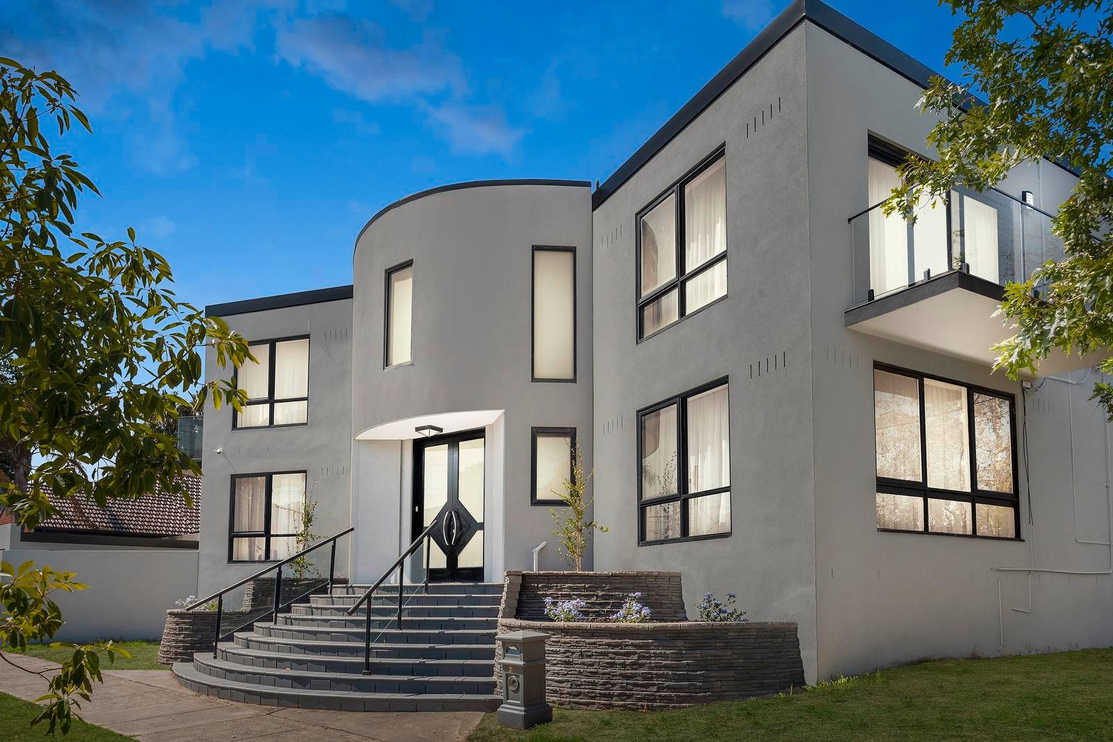 Property Gallery - Main Image