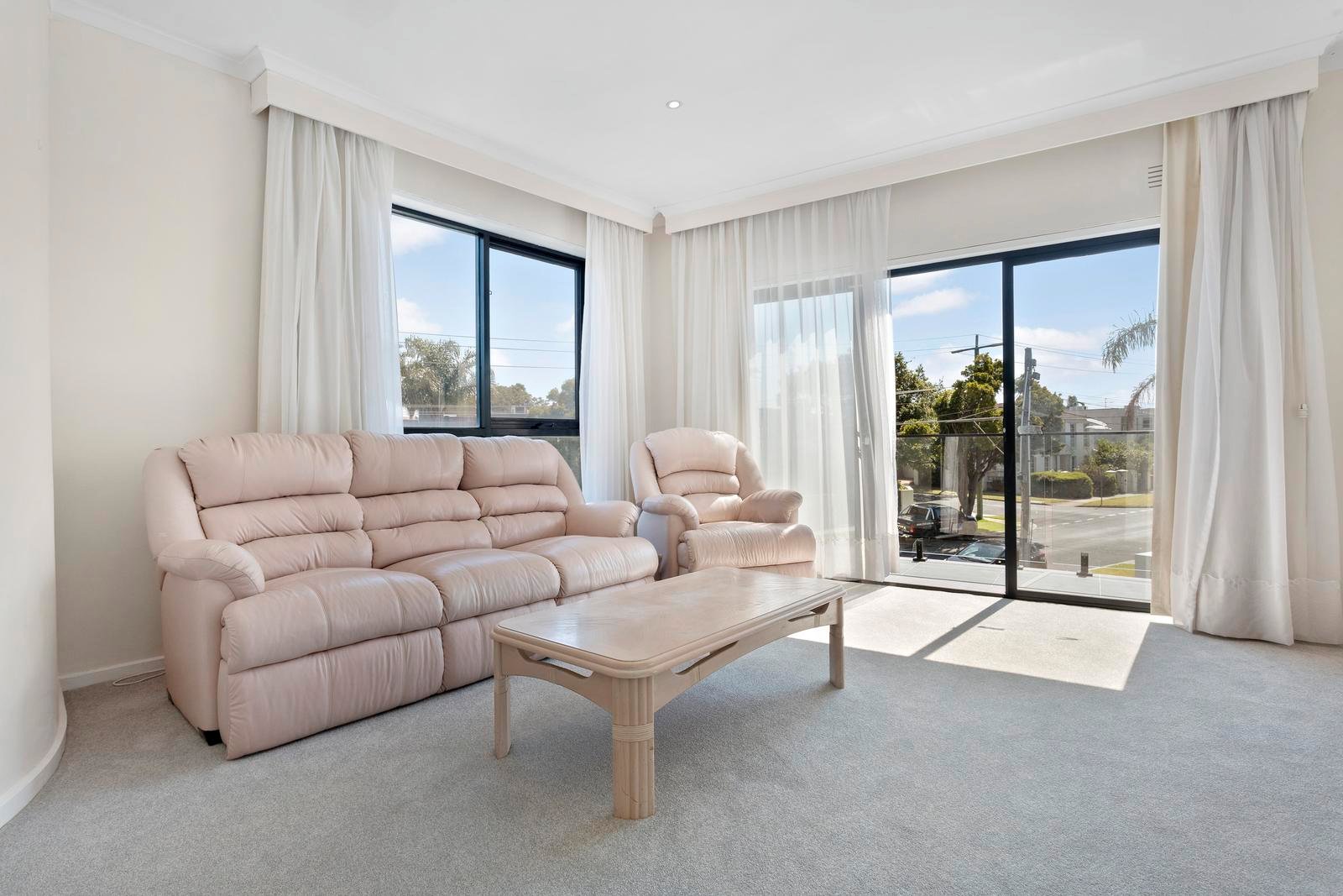 Property Gallery Thumbnail 3