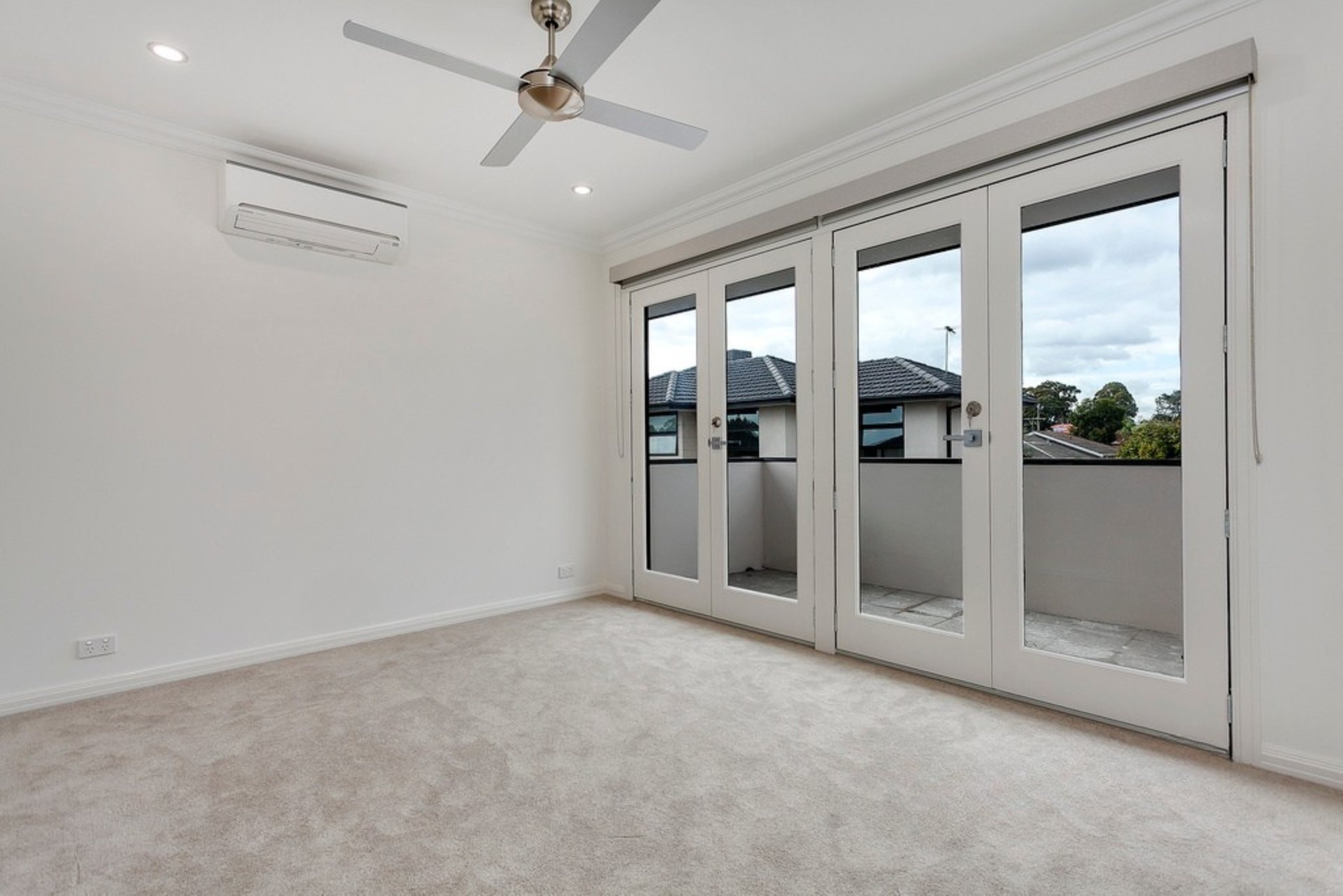 3/6 Eve Court, Forest Hill image 8