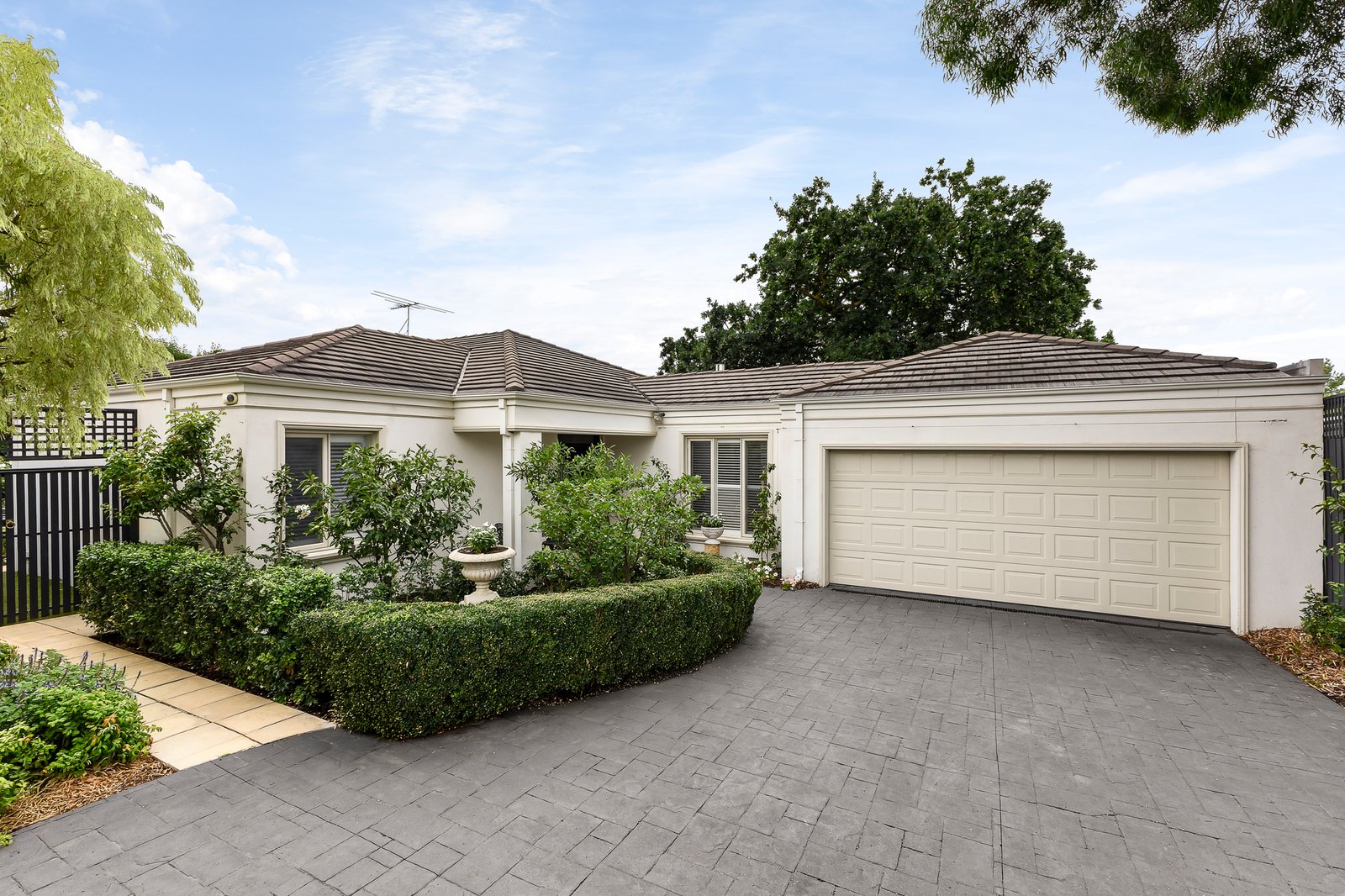 3/6 Findon Crescent
