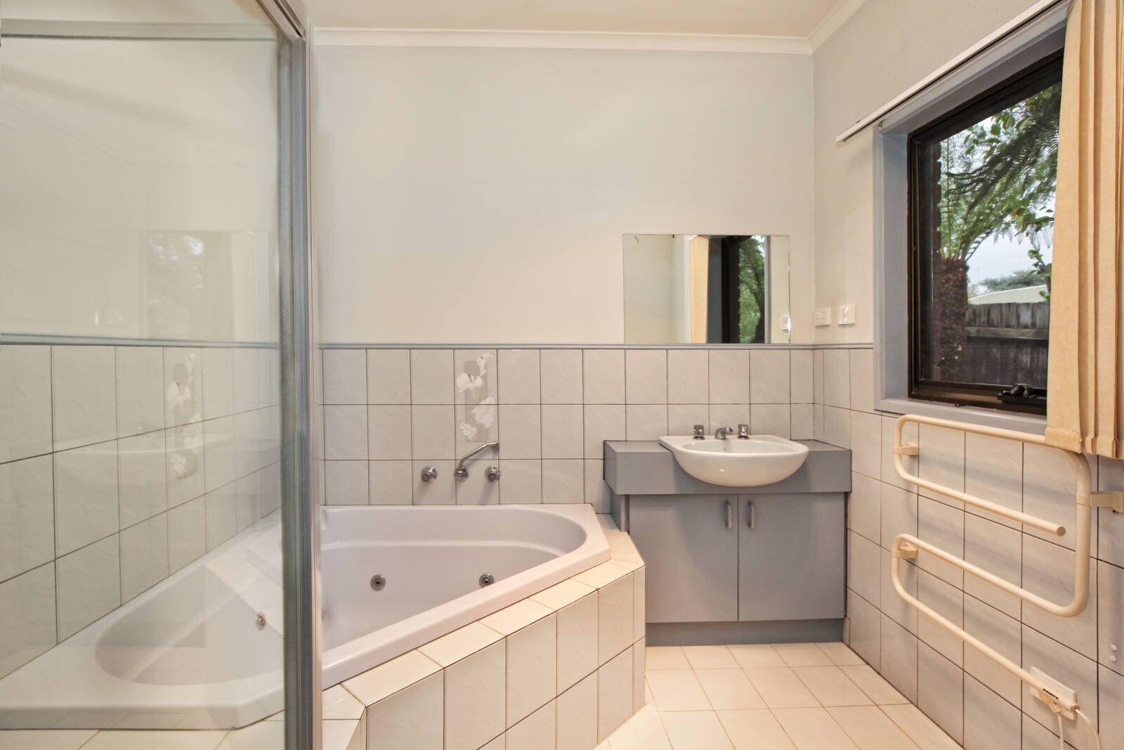 Property Gallery Thumbnail 8