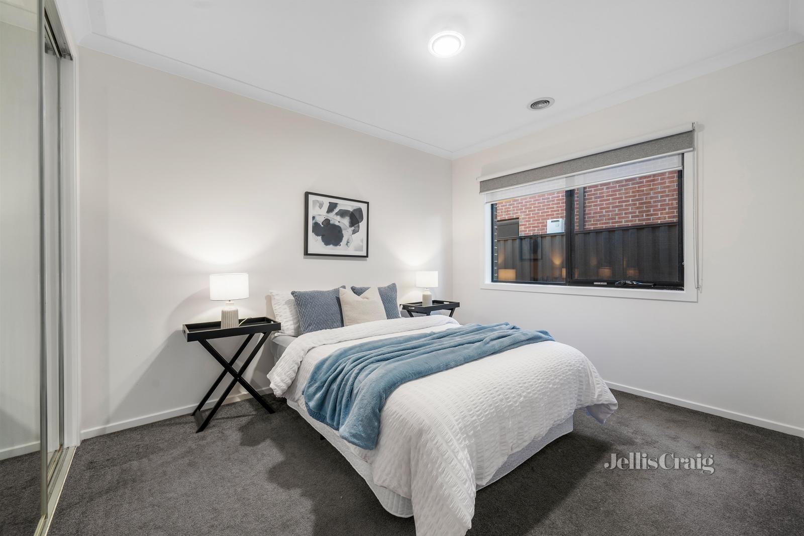 36 Johnson Drive, Glen Waverley image 8