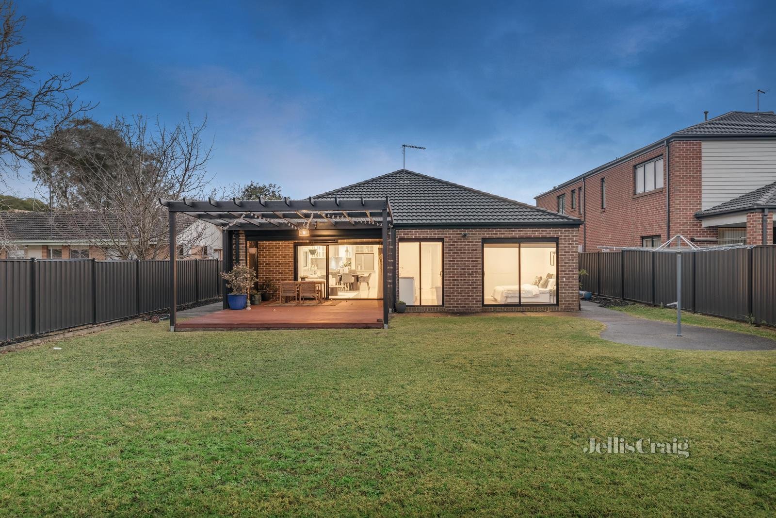 36 Johnson Drive, Glen Waverley image 12