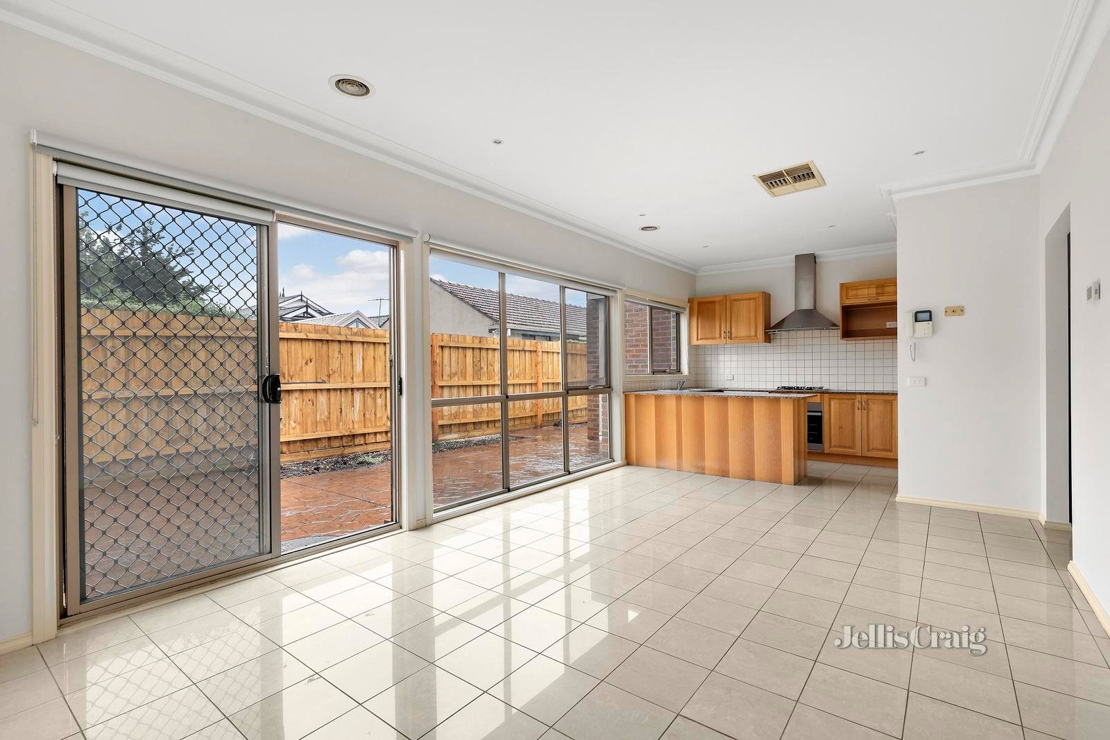 3/6 Keam Street, Essendon North image 3