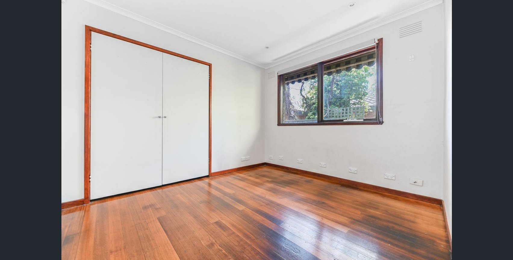 36 Knights Drive, Glen Waverley image 5