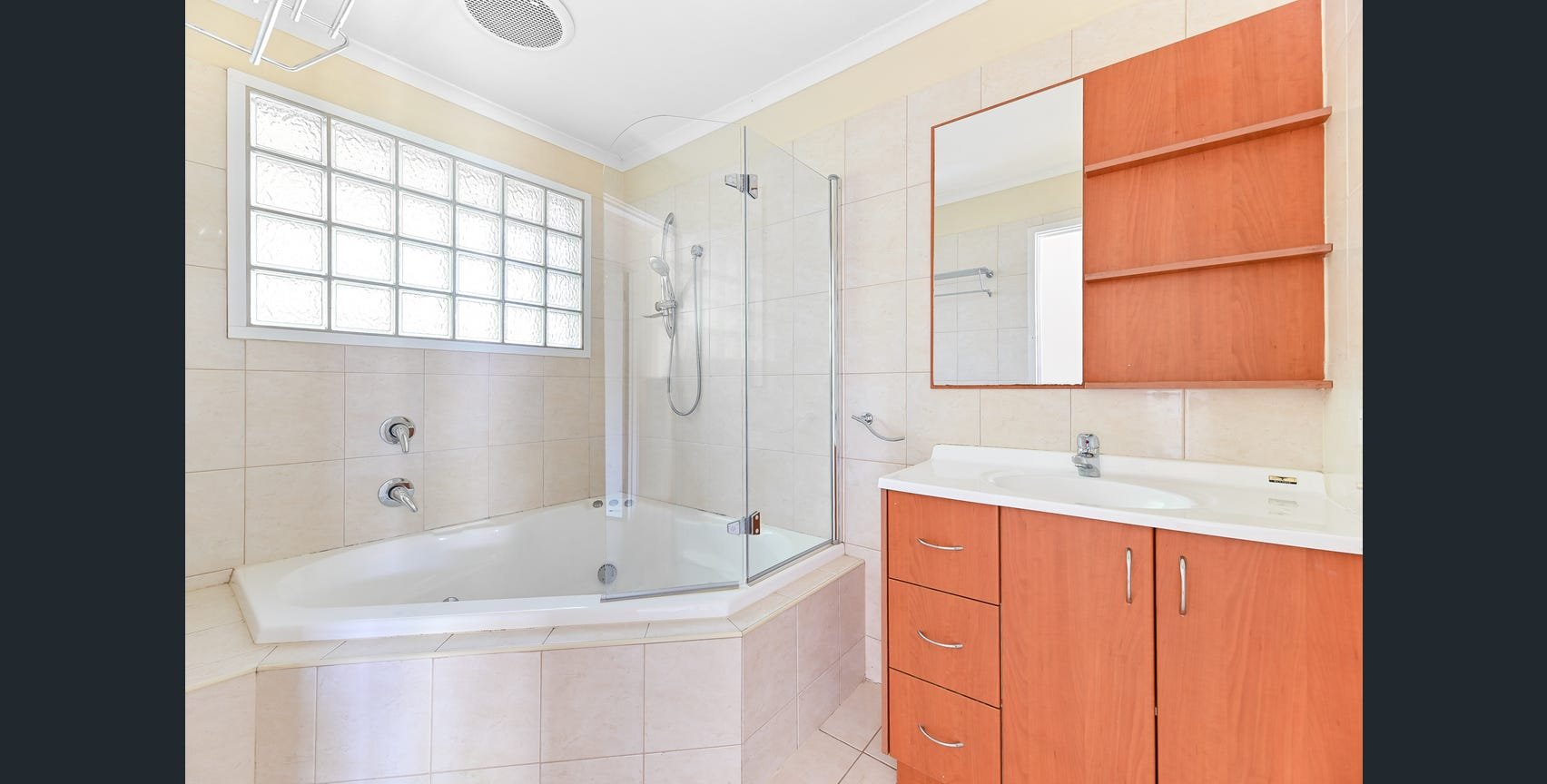 36 Knights Drive, Glen Waverley image 6