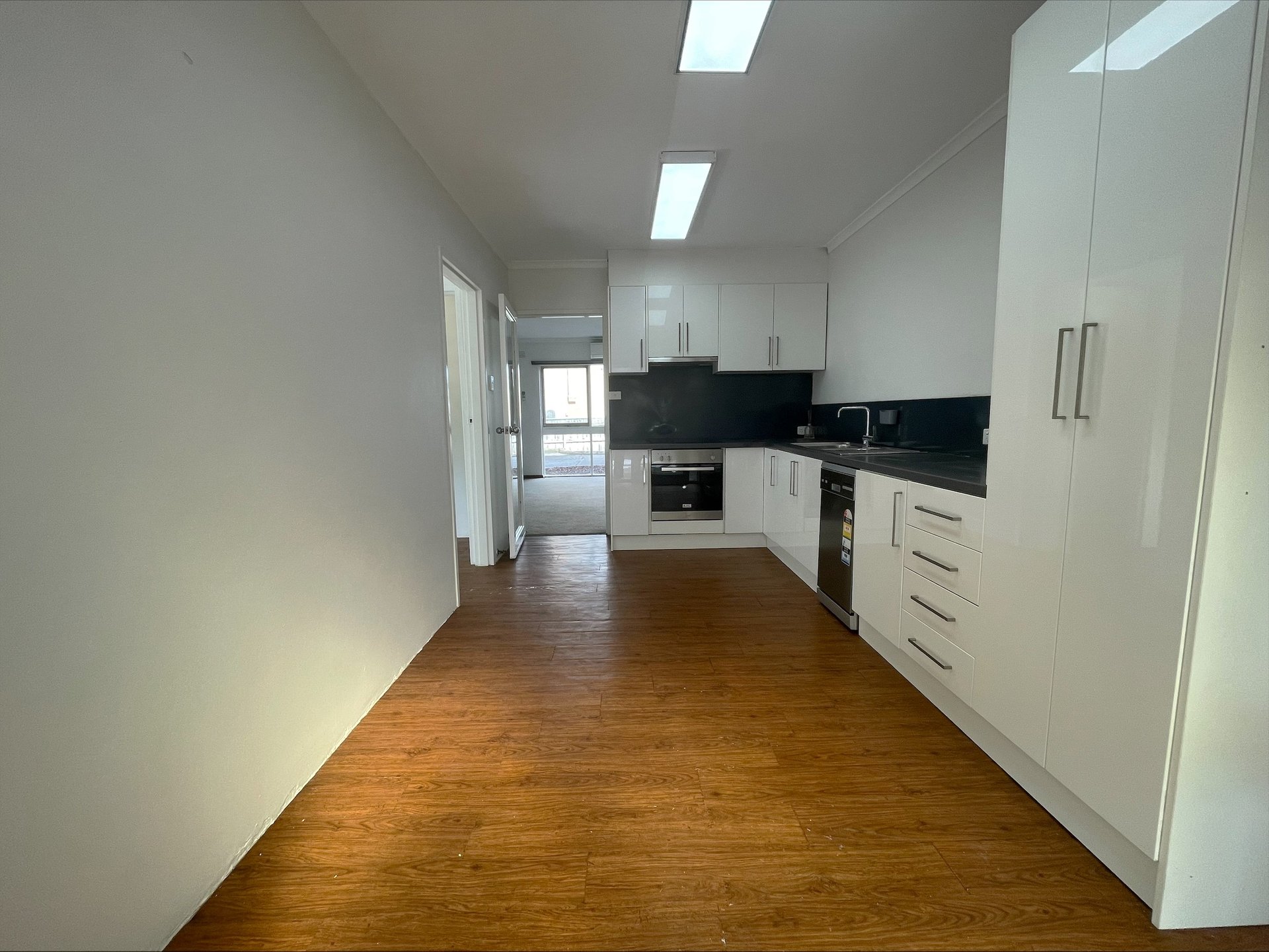3/6 Landale Avenue, Croydon image 6