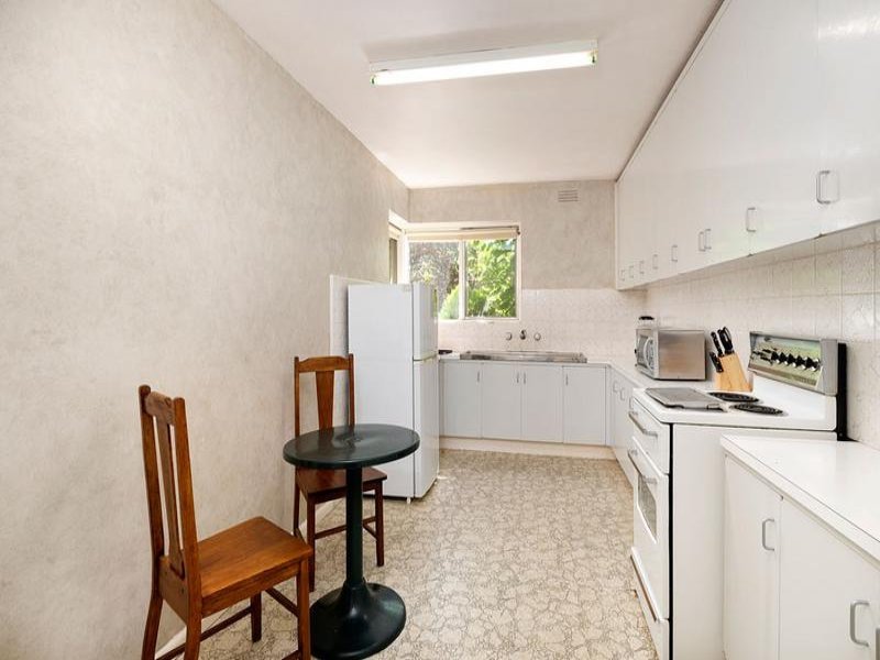3/6 Leopold Crescent, Mont Albert image 4