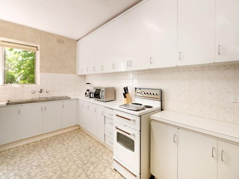 3/6 Leopold Crescent, Mont Albert image 5