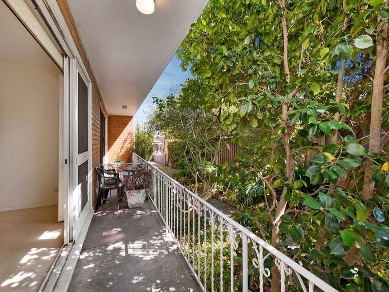 3/6 Leopold Crescent, Mont Albert image 9