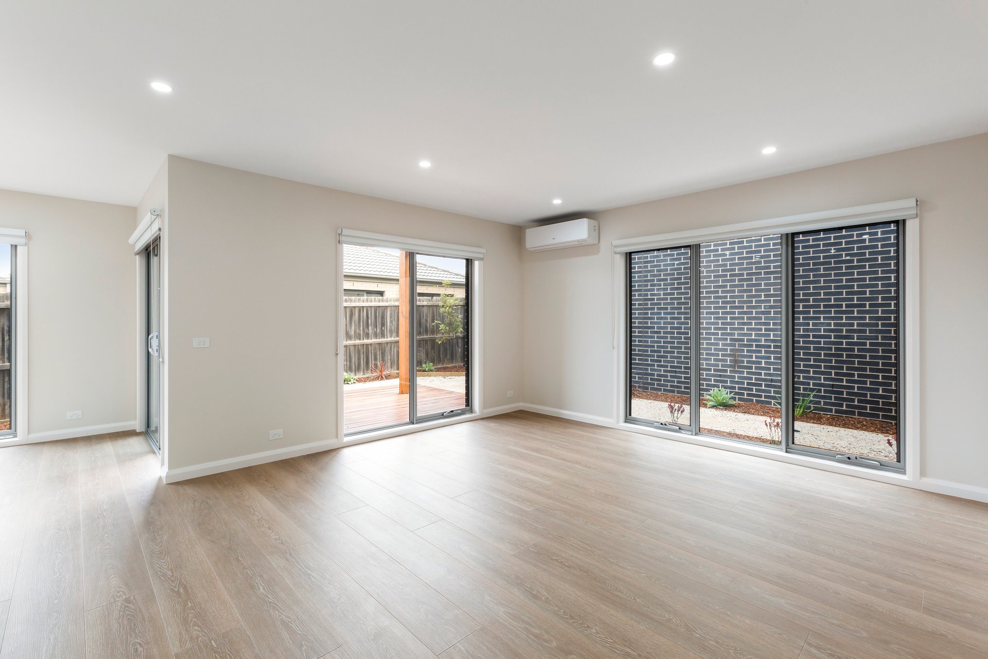 Property Gallery Thumbnail 3