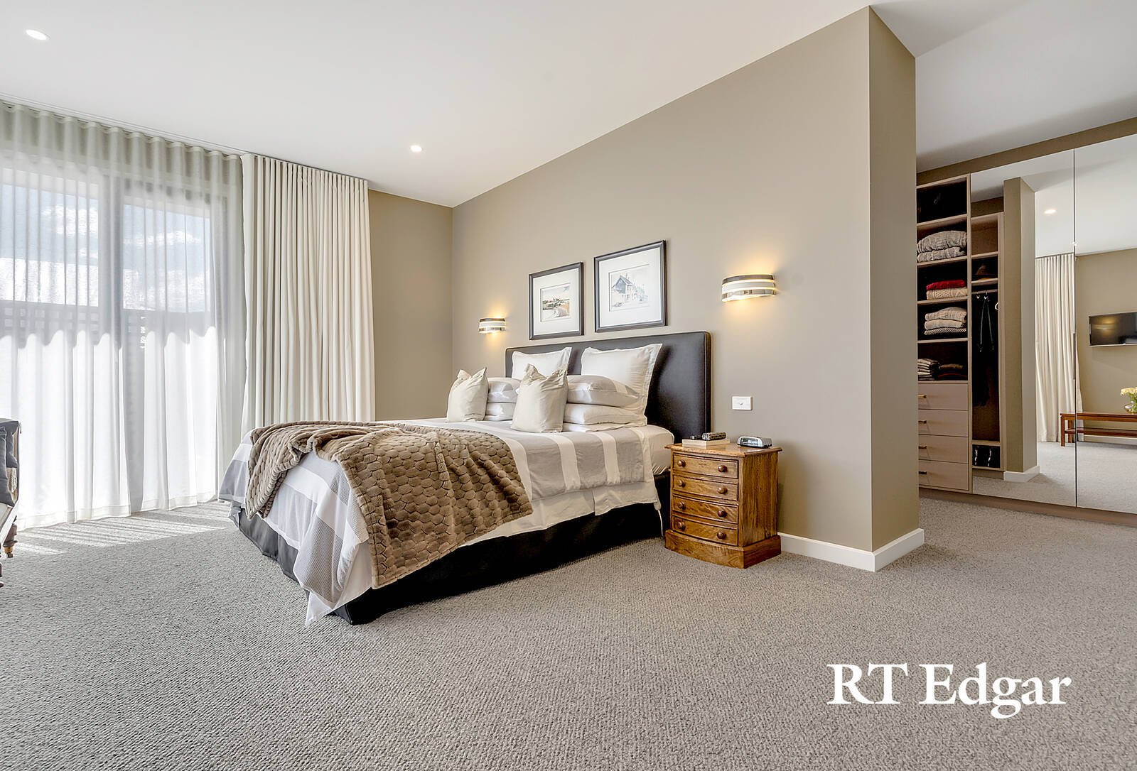 Property Gallery Thumbnail 12