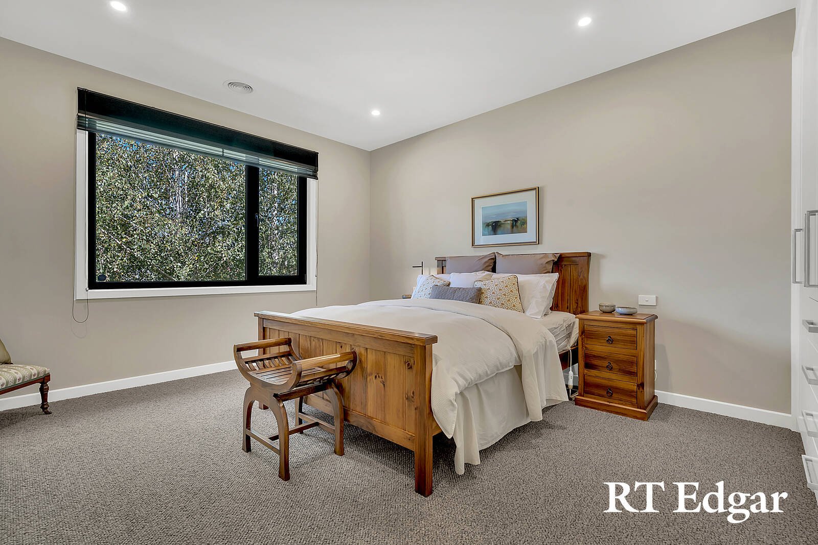 Property Gallery Thumbnail 14