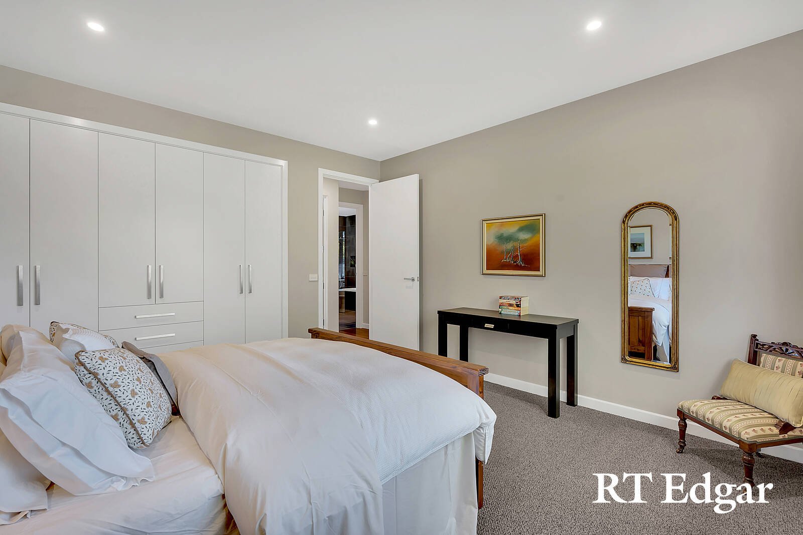 Property Gallery Thumbnail 15