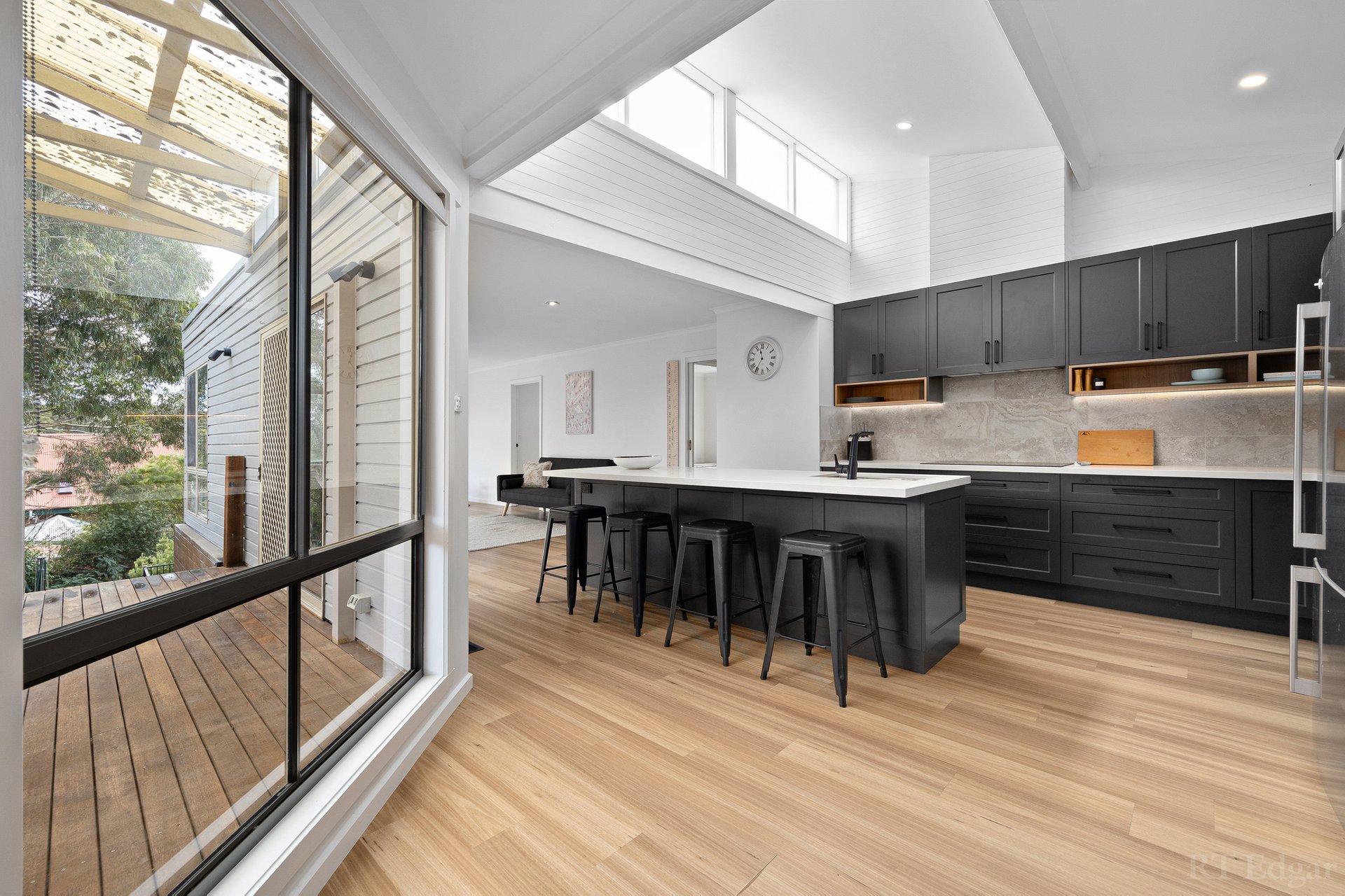 Property Gallery Thumbnail 7