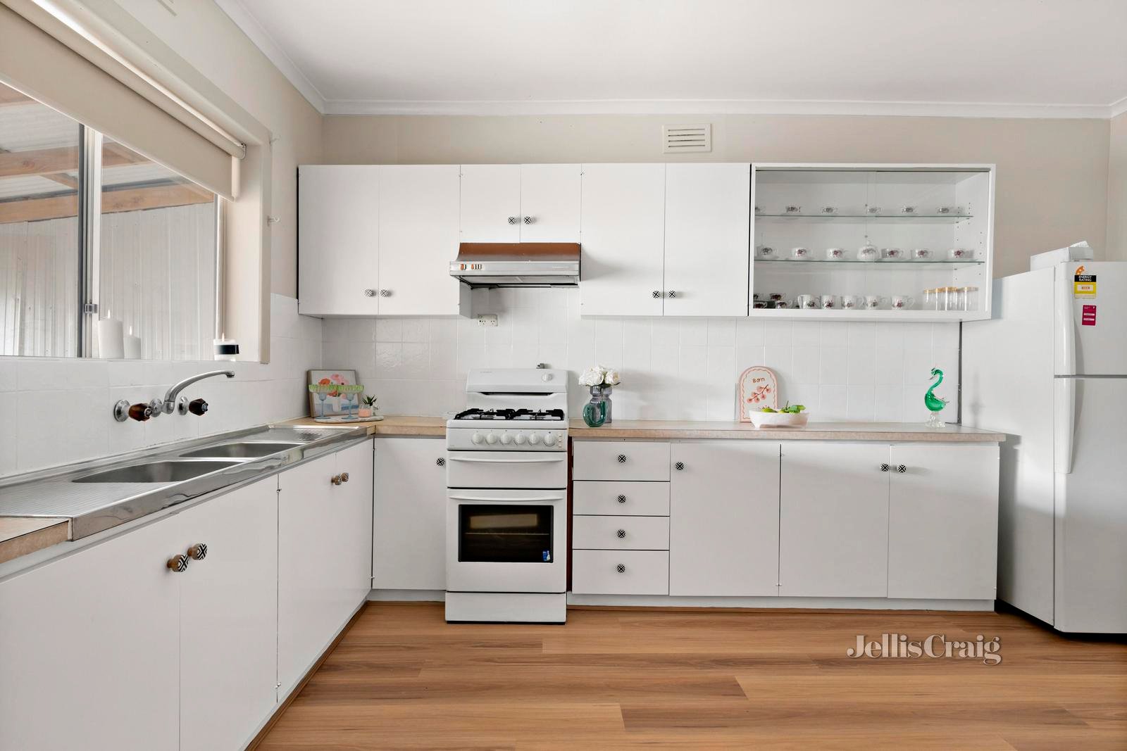 36 Newell Street, Footscray image 3