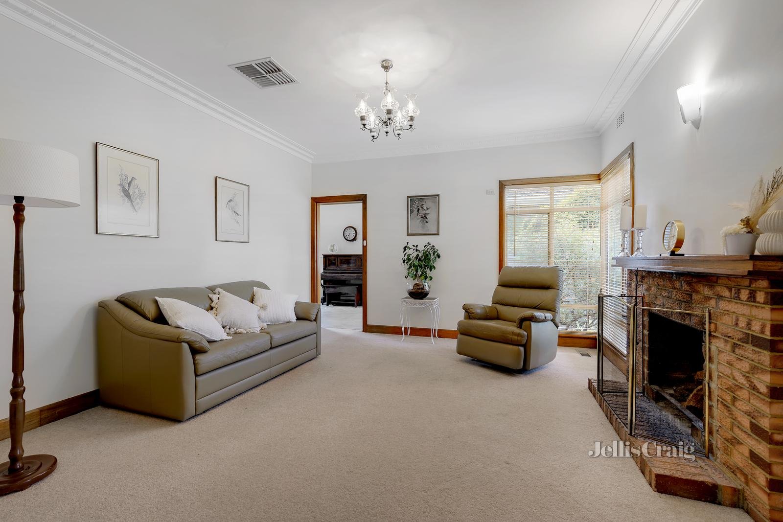 36 Percy Street, Mitcham image 2