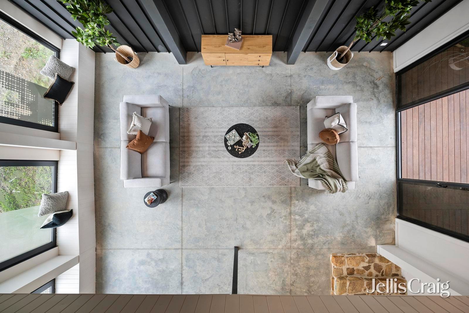 36 Pine Road, Mooroolbark image 2