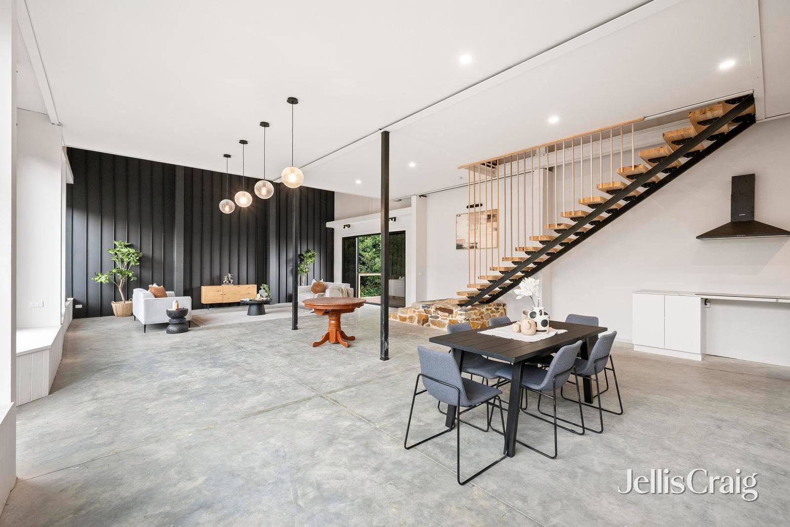 36 Pine Road, Mooroolbark image 3