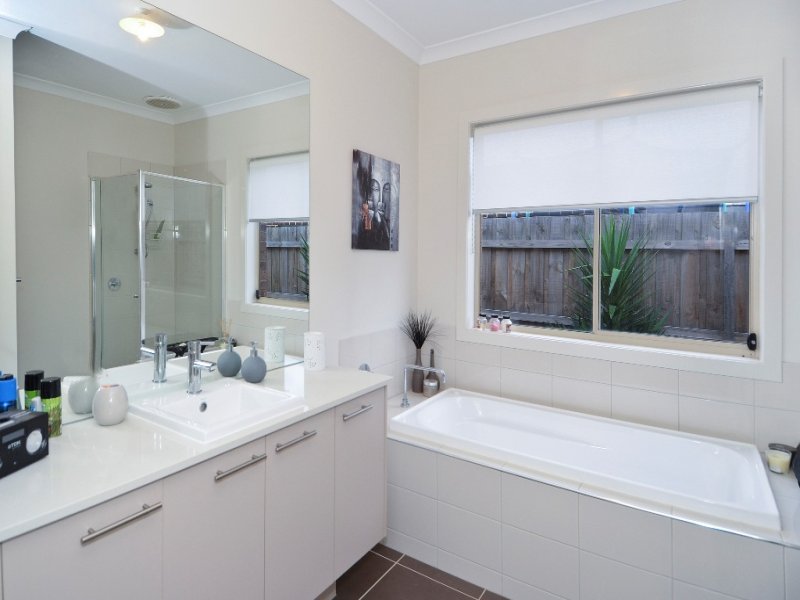 36 Pollard Drive, Leopold image 7