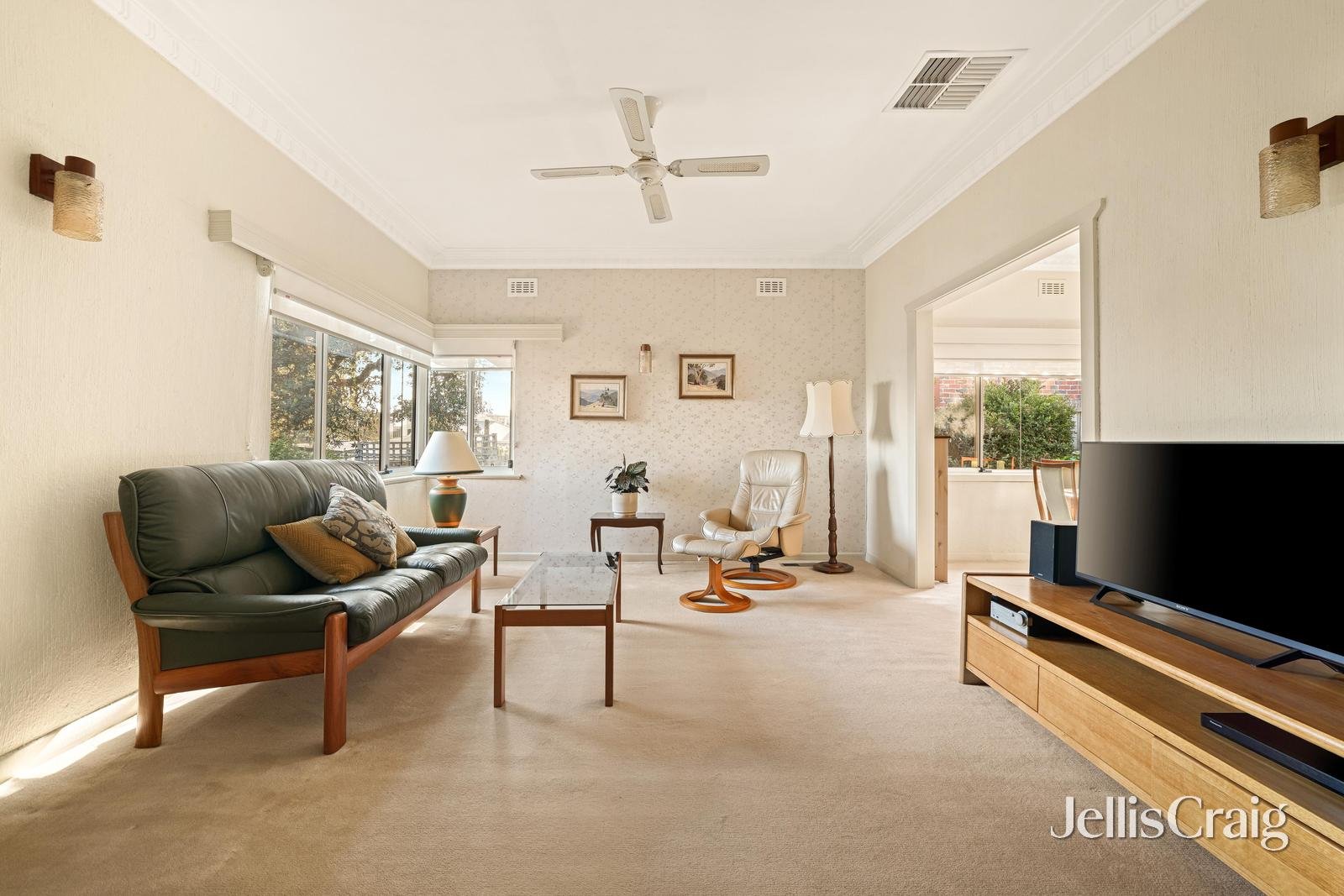 36 Rennison Street, Parkdale image 2