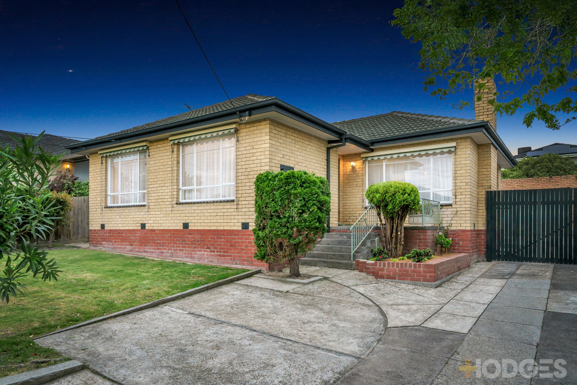 36 Rosewarne Avenue Cheltenham