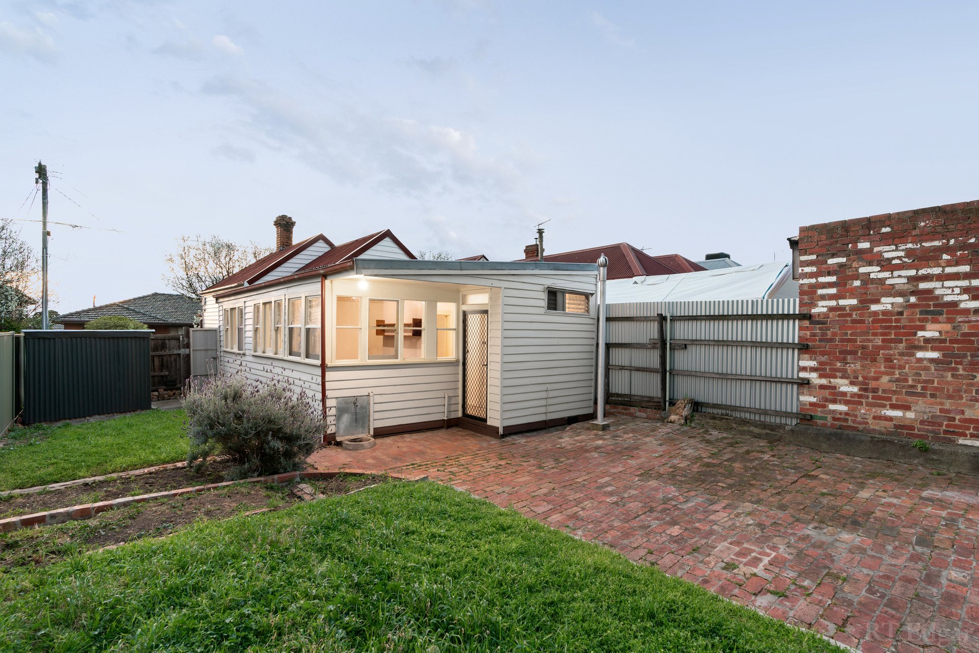 Property Gallery Thumbnail 11