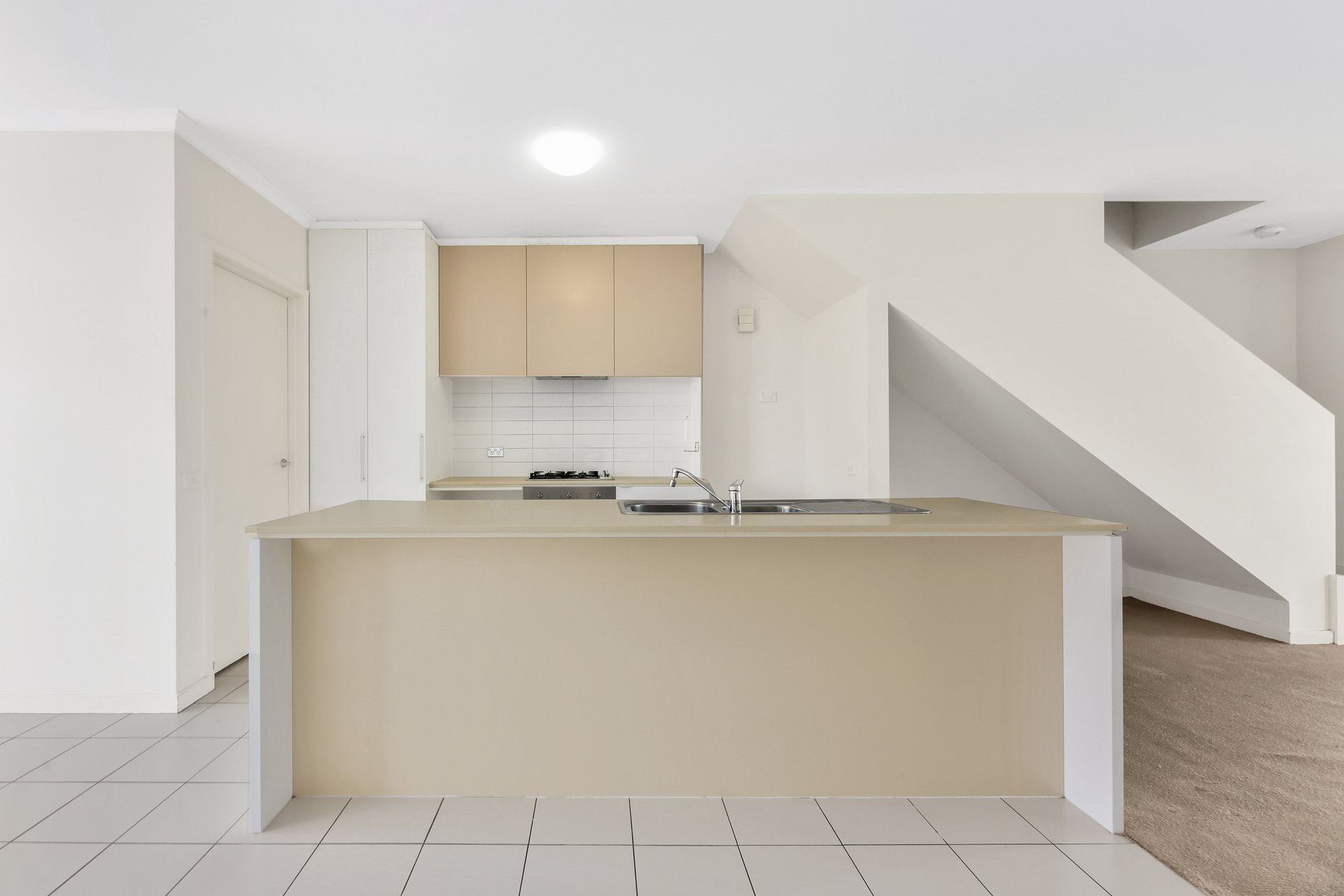 36 St James Park Drive, Mulgrave image 2