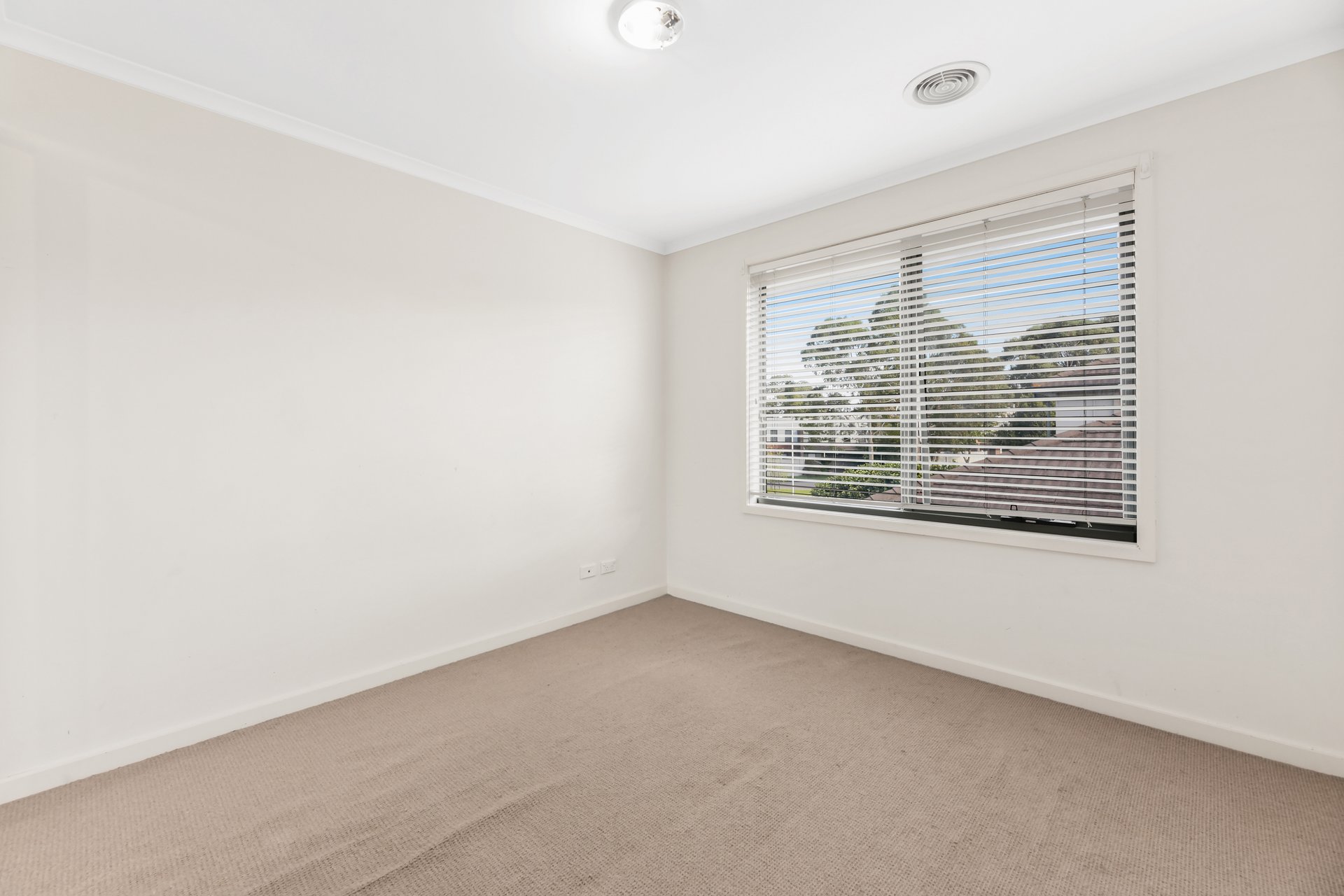 36 St James Park Drive, Mulgrave image 6