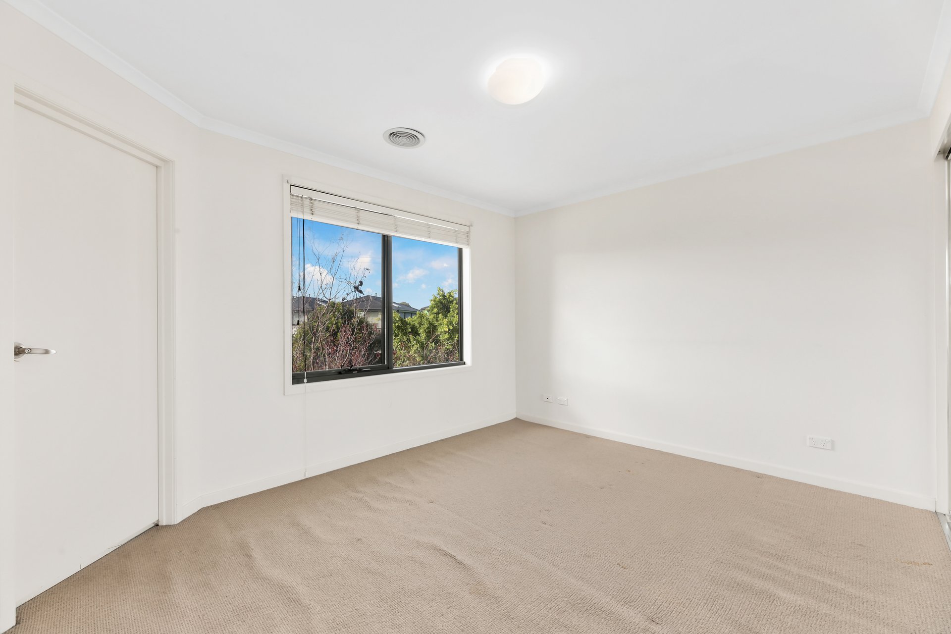 36 St James Park Drive, Mulgrave image 4