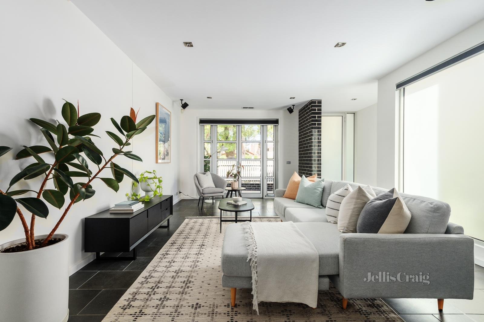 36 St Vincent Street, Albert Park image 2