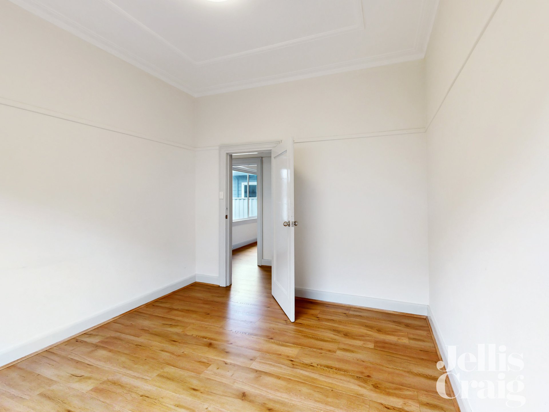 36 Stirling Street, Footscray image 8