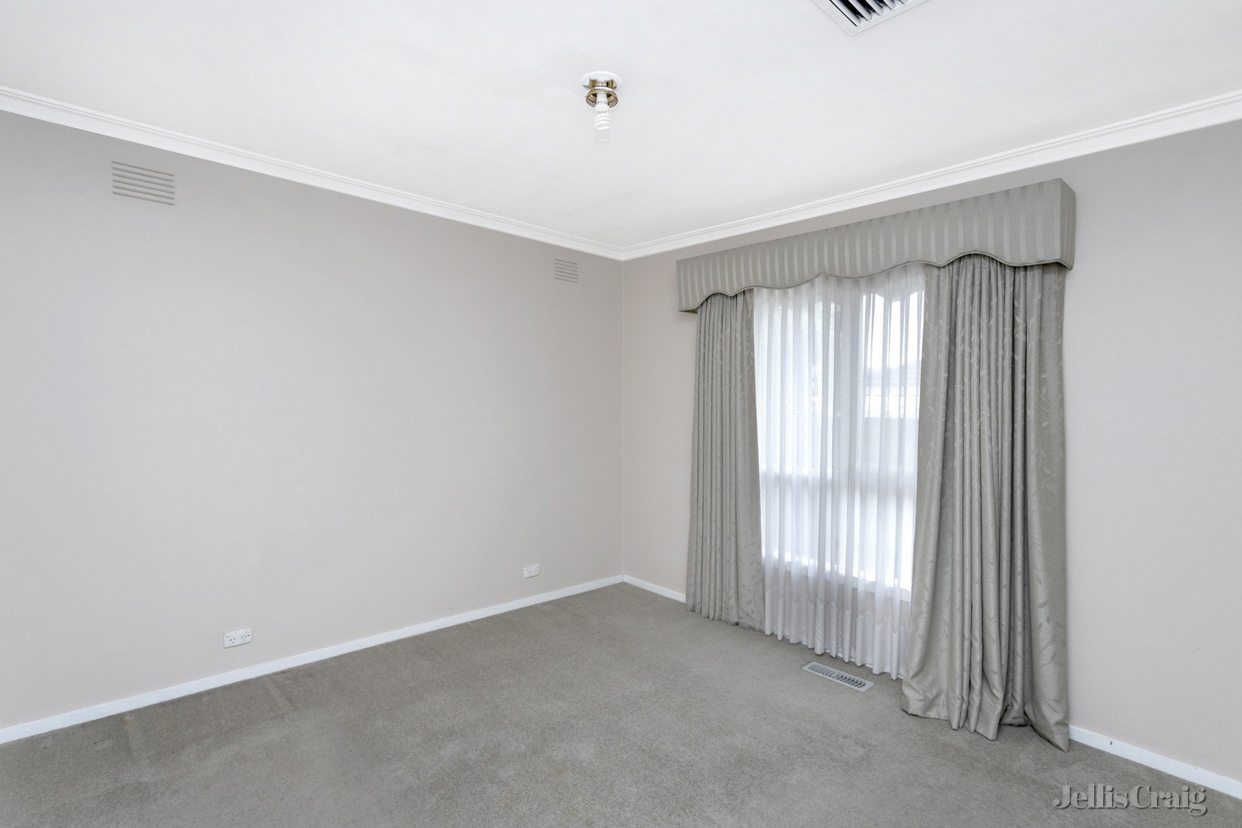 36 Streeton Circuit, Mill Park image 7