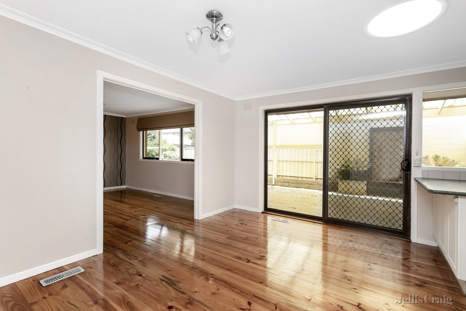 36 Streeton Circuit, Mill Park image 4