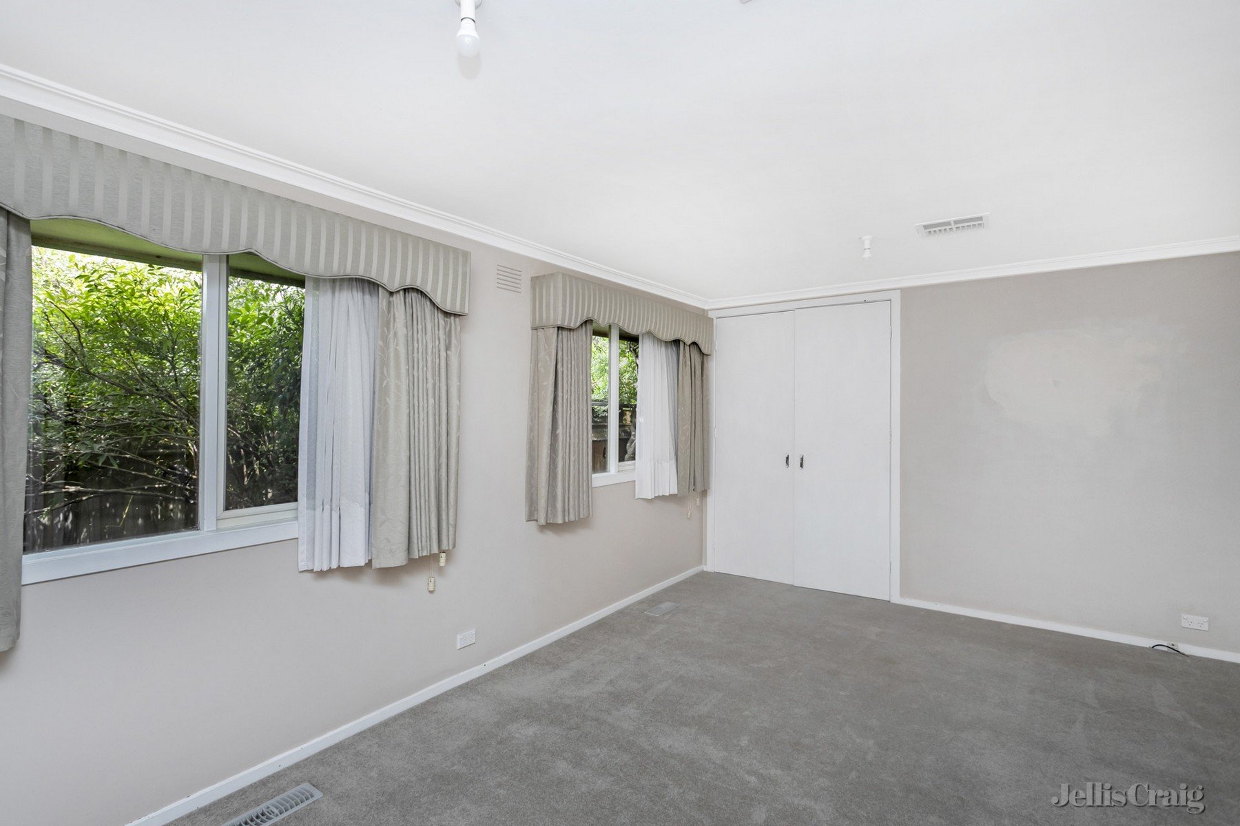36 Streeton Circuit, Mill Park image 6