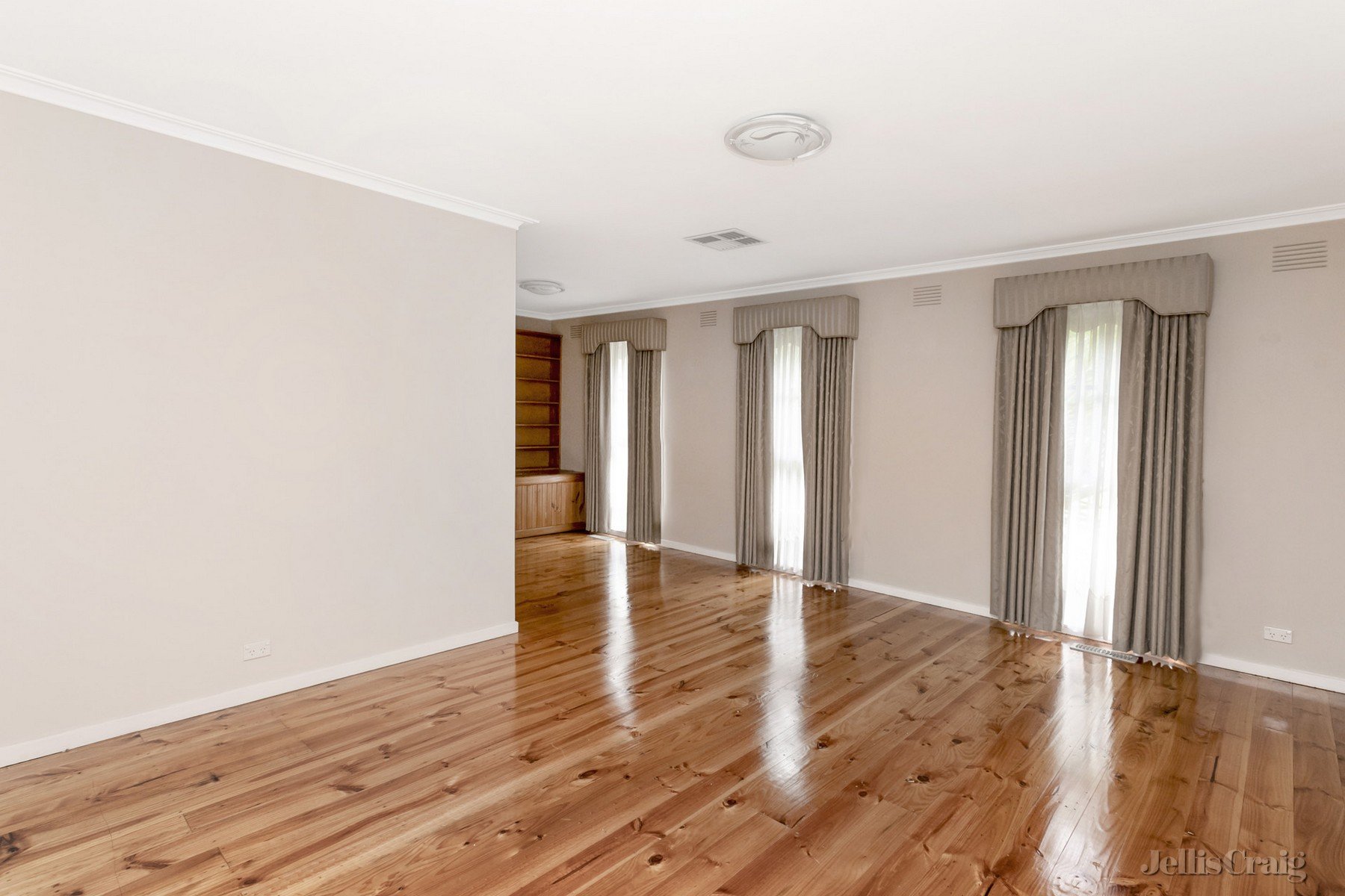 36 Streeton Circuit, Mill Park image 5